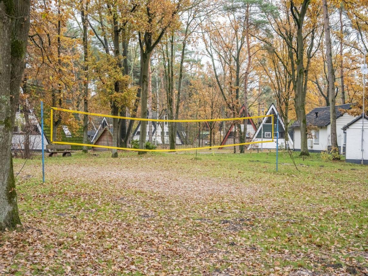 Modern Holiday Home In Stramproy In The Forest エクステリア 写真