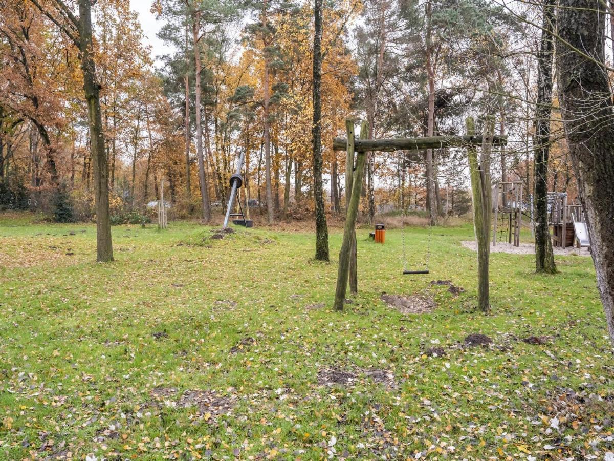 Modern Holiday Home In Stramproy In The Forest エクステリア 写真